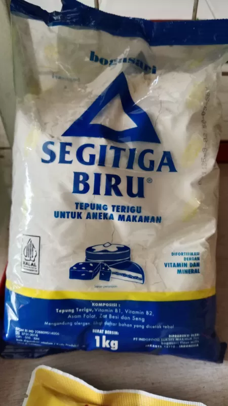 Tepung  terigu 1 kg
